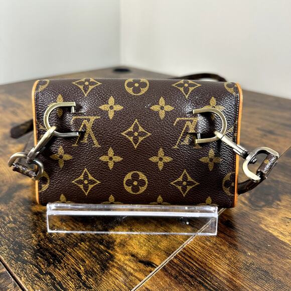 Louis Vuitton Vintage Monogram Florentine Pouch with Crossbody Strap Authentic - Picture 2 of 16